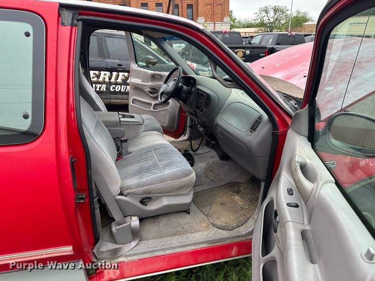 image for item DO0983 1997 Ford F150 SuperCab pickup truck