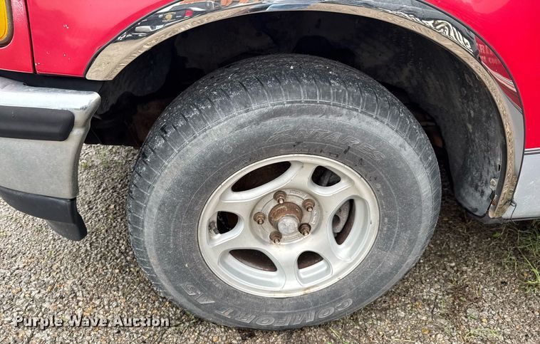 image for item DO0983 1997 Ford F150 SuperCab pickup truck