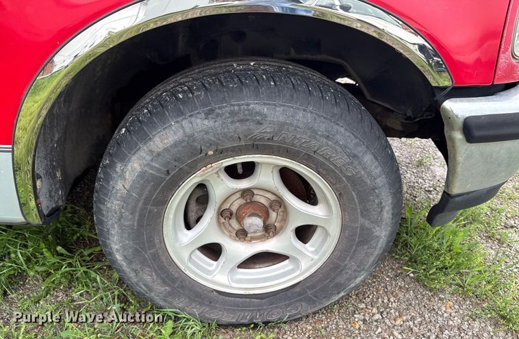 image for item DO0983 1997 Ford F150 SuperCab pickup truck