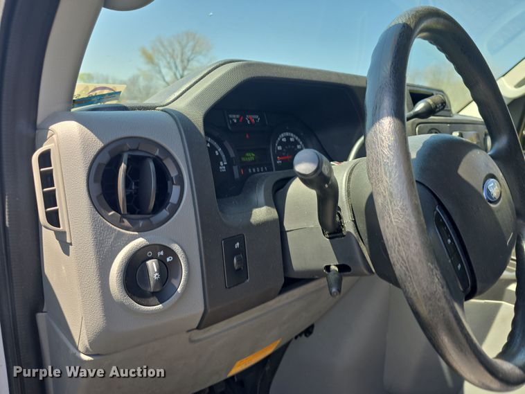 image for item DO7867 2013 Ford E350 van