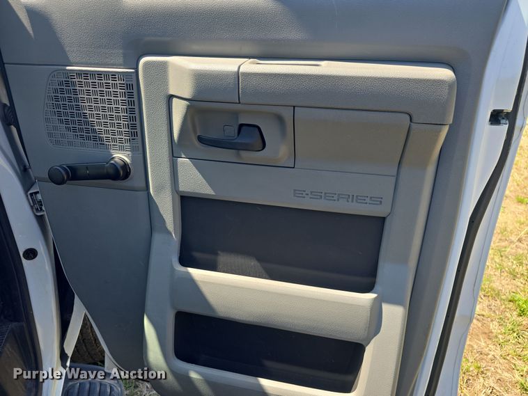 image for item DO7867 2013 Ford E350 van