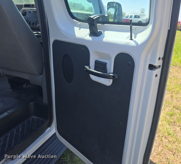 image for item DO7867 2013 Ford E350 van