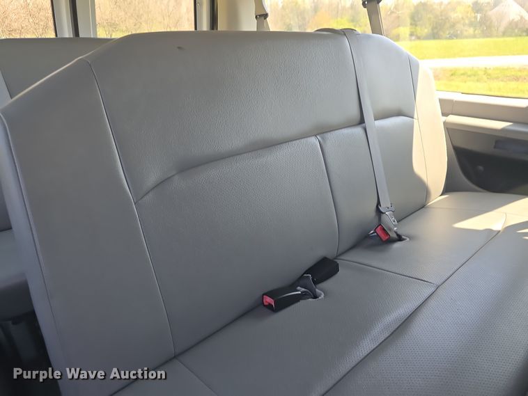 image for item DO7867 2013 Ford E350 van