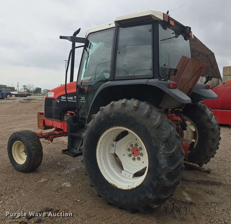 image for item DO7927 2000 New Holland TS100 tractor