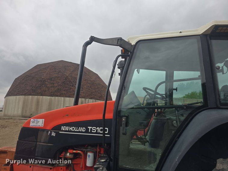 image for item DO7927 2000 New Holland TS100 tractor