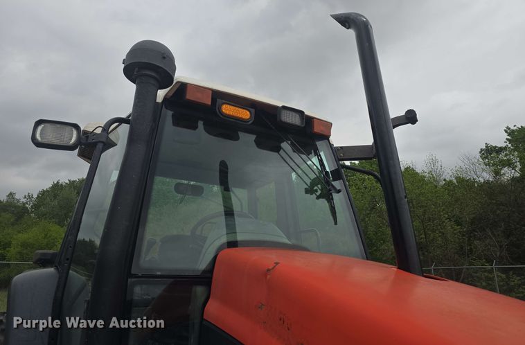 image for item DO7927 2000 New Holland TS100 tractor