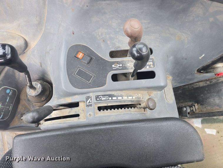 image for item DO7927 2000 New Holland TS100 tractor