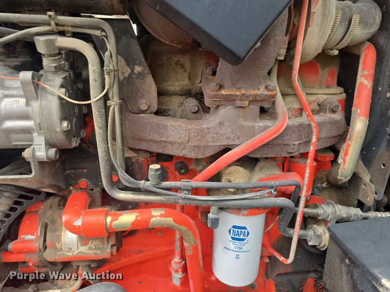 image for item DO7927 2000 New Holland TS100 tractor