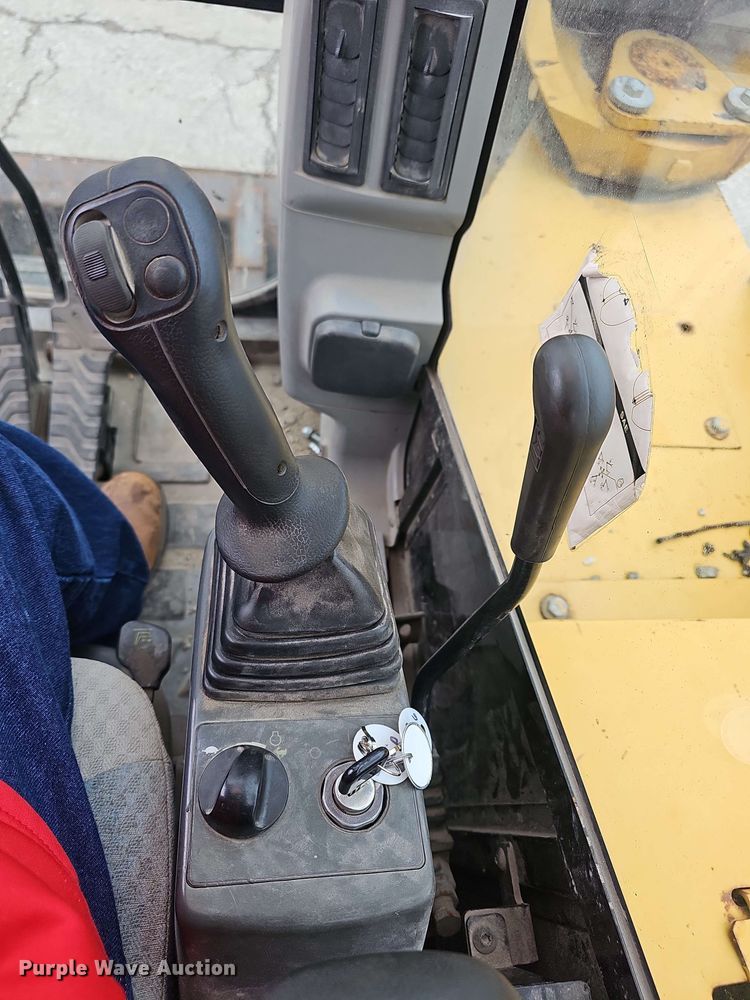 image for item DQ5327 2010 Caterpillar 308D CR SB mini excavator