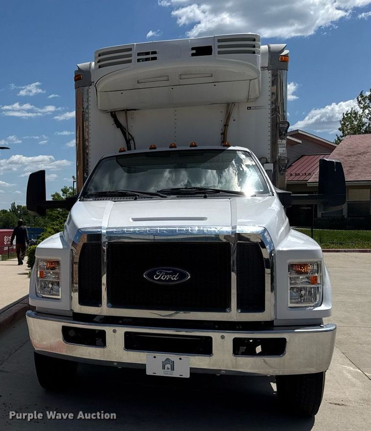image for item DS4281 2017 Ford F650 refrigerated truck