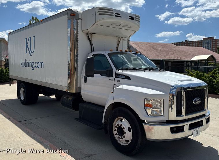 image for item DS4281 2017 Ford F650 refrigerated truck