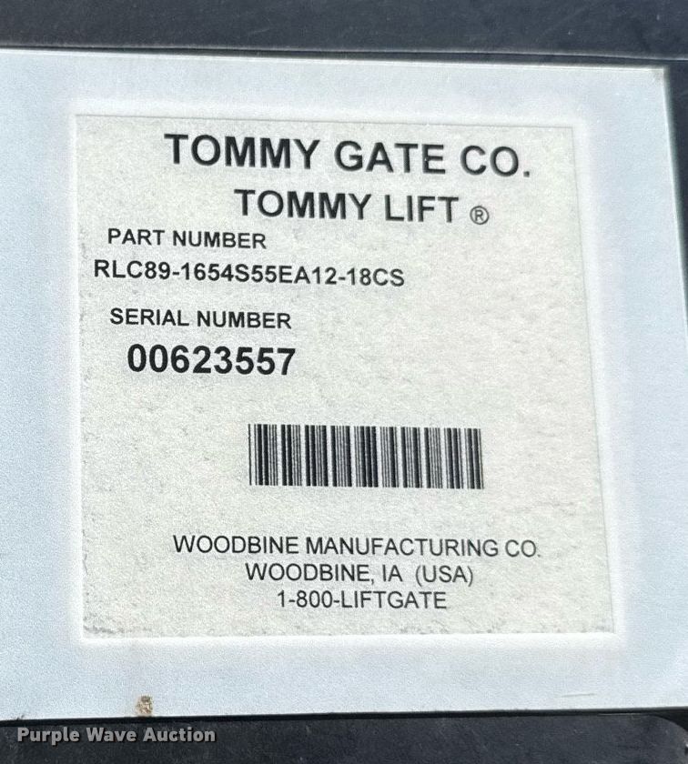 image for item DS4281 2017 Ford F650 refrigerated truck