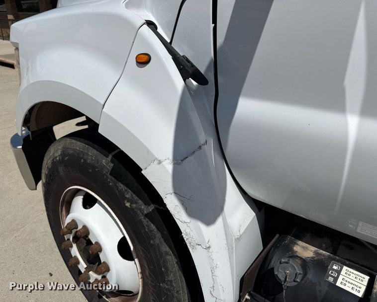 image for item DS4281 2017 Ford F650 refrigerated truck