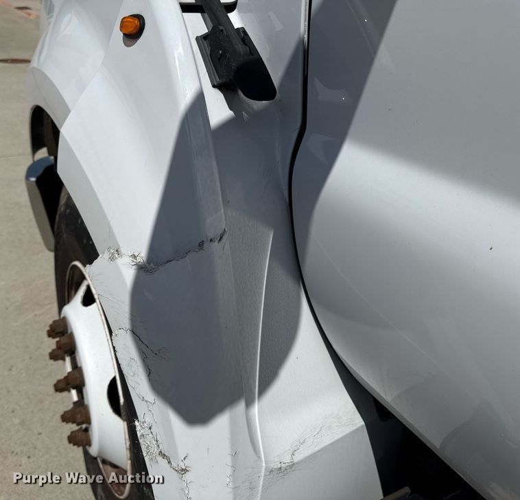 image for item DS4281 2017 Ford F650 refrigerated truck