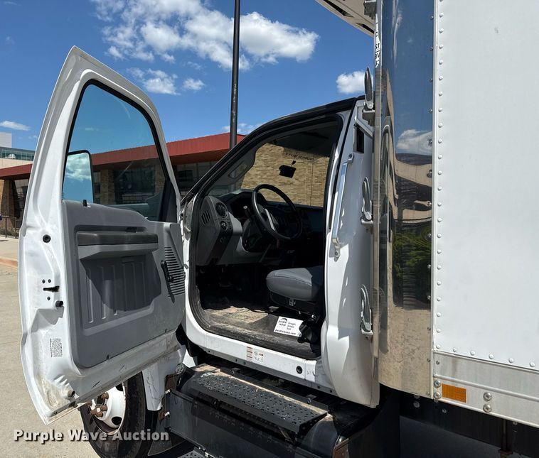 image for item DS4281 2017 Ford F650 refrigerated truck