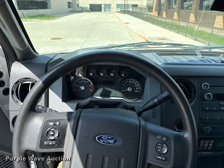 image for item DS4281 2017 Ford F650 refrigerated truck