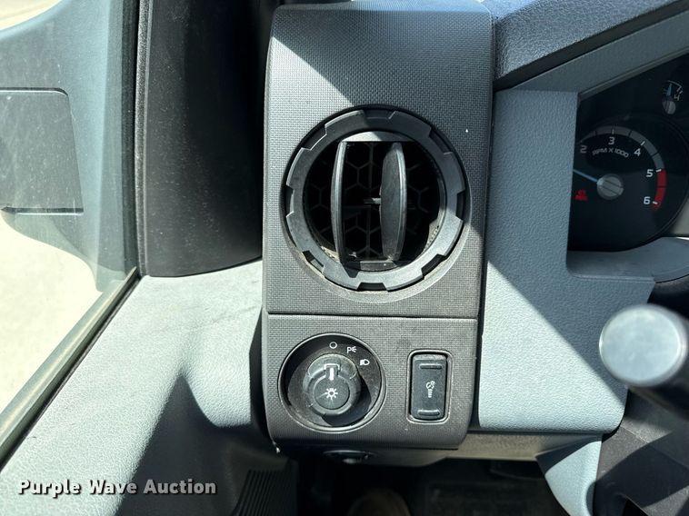 image for item DS4281 2017 Ford F650 refrigerated truck