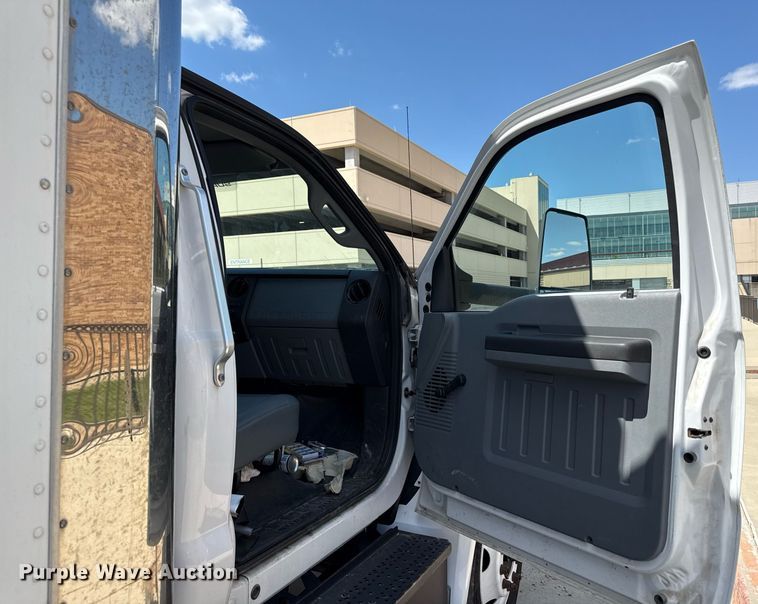 image for item DS4281 2017 Ford F650 refrigerated truck