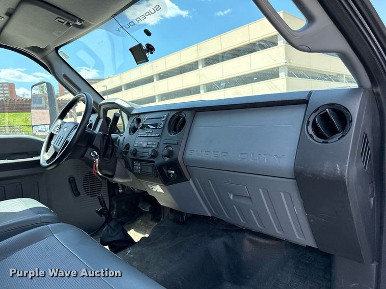 image for item DS4281 2017 Ford F650 refrigerated truck