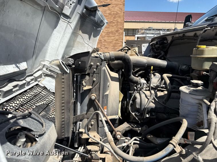 image for item DS4281 2017 Ford F650 refrigerated truck