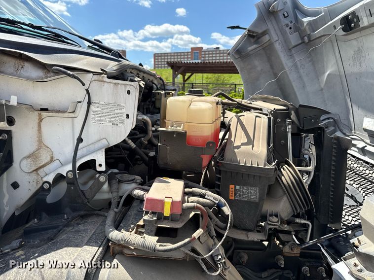 image for item DS4281 2017 Ford F650 refrigerated truck