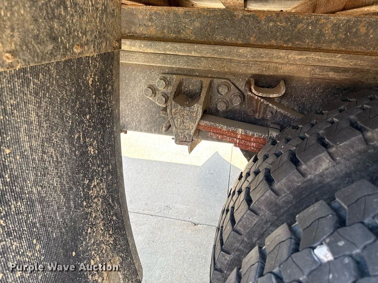 image for item DS4281 2017 Ford F650 refrigerated truck