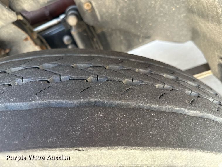 image for item DS4281 2017 Ford F650 refrigerated truck