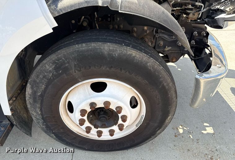 image for item DS4281 2017 Ford F650 refrigerated truck