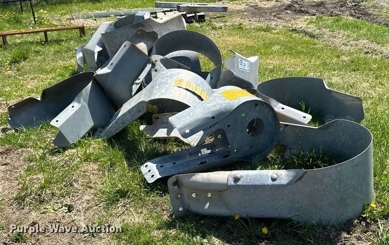 image for item DT0719 Approximately 17 guardrail end terminals