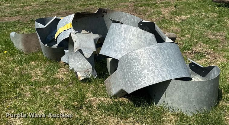 image for item DT0719 Approximately 17 guardrail end terminals