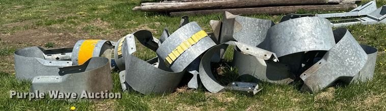image for item DT0719 Approximately 17 guardrail end terminals