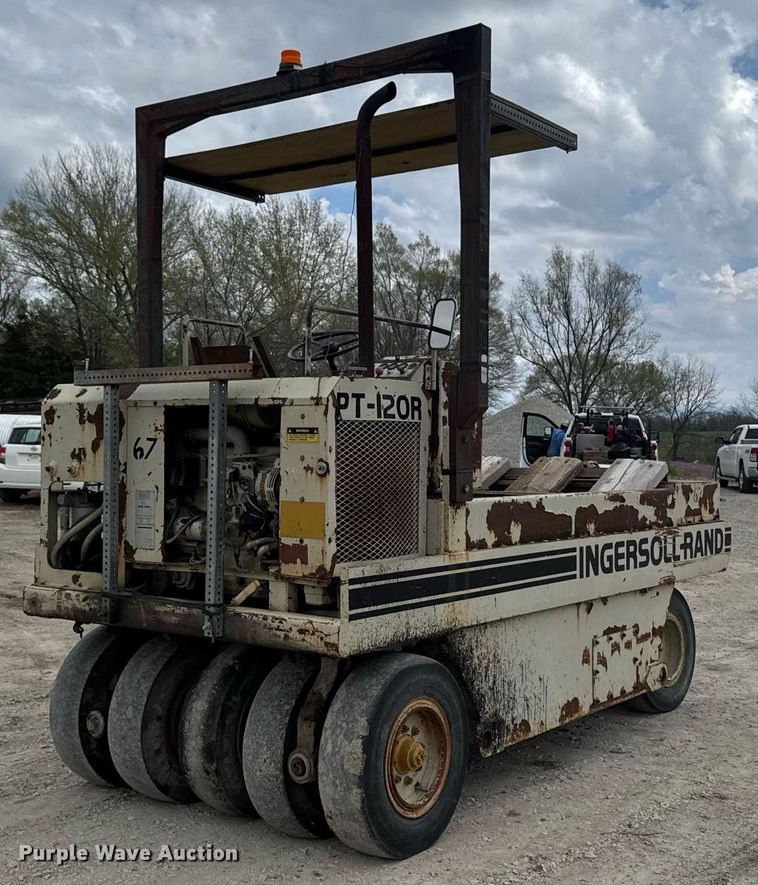 image for item DT0729 Ingersoll-Rand PT-120R pneumatic roller