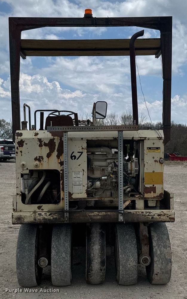 image for item DT0729 Ingersoll-Rand PT-120R pneumatic roller