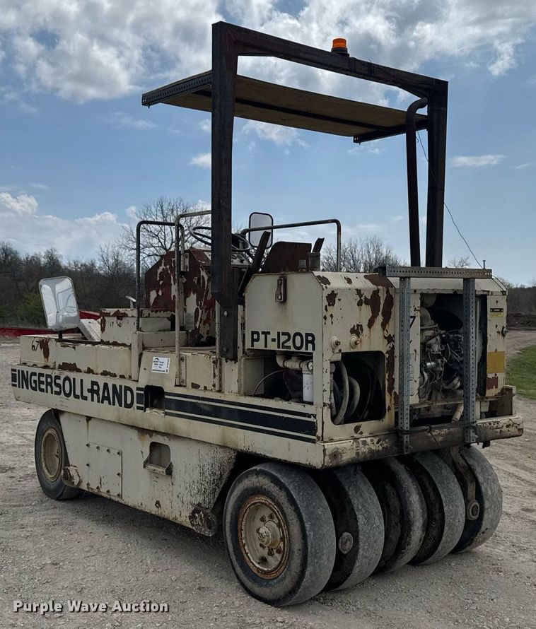 image for item DT0729 Ingersoll-Rand PT-120R pneumatic roller