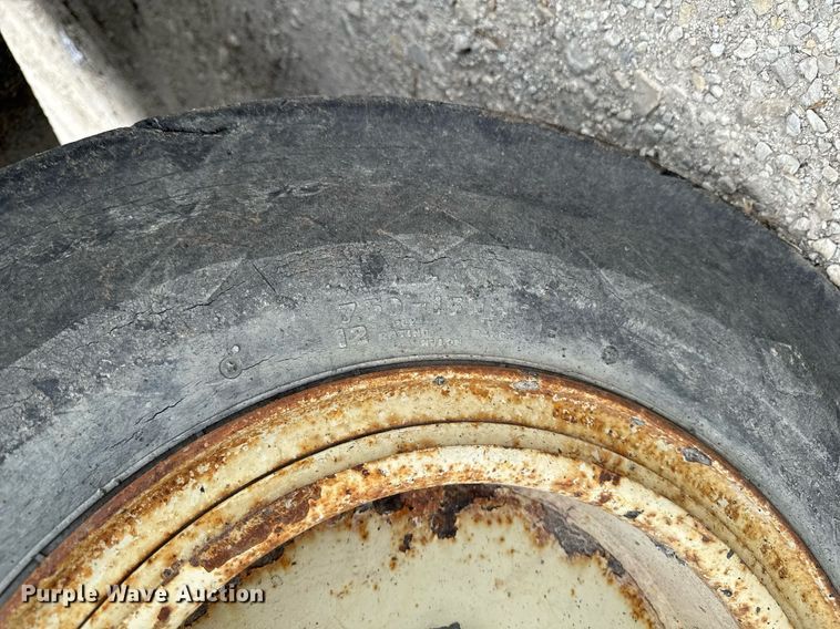 image for item DT0729 Ingersoll-Rand PT-120R pneumatic roller