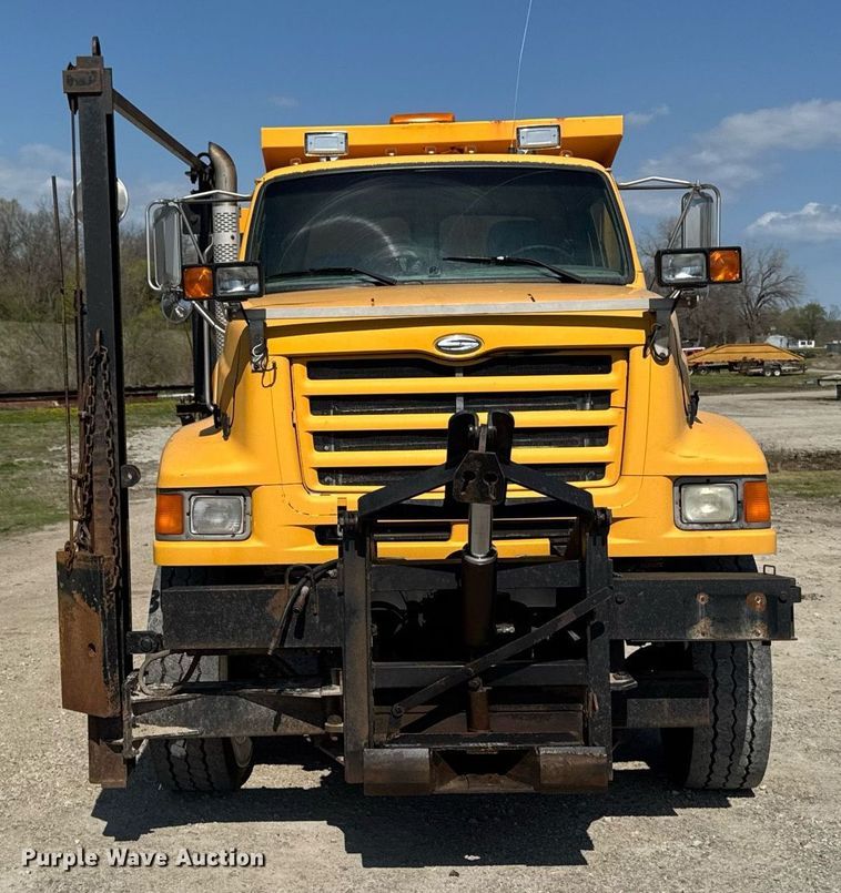 image for item DT0730 2000 Sterling LT9500 dump truck