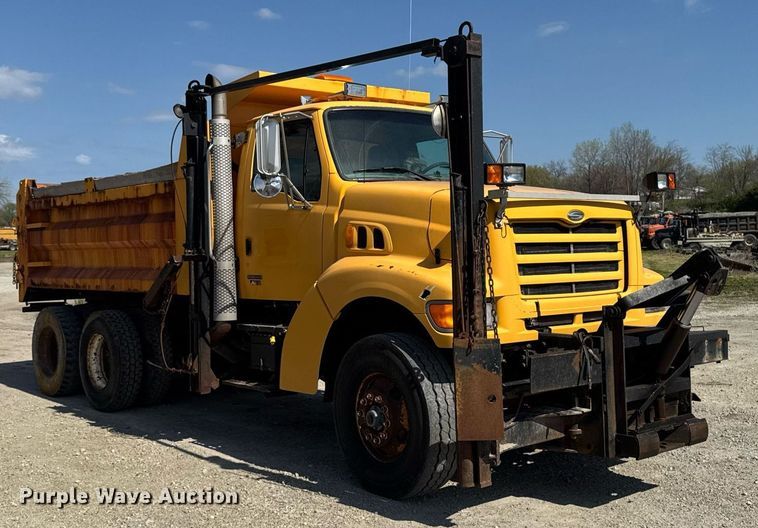 image for item DT0730 2000 Sterling LT9500 dump truck