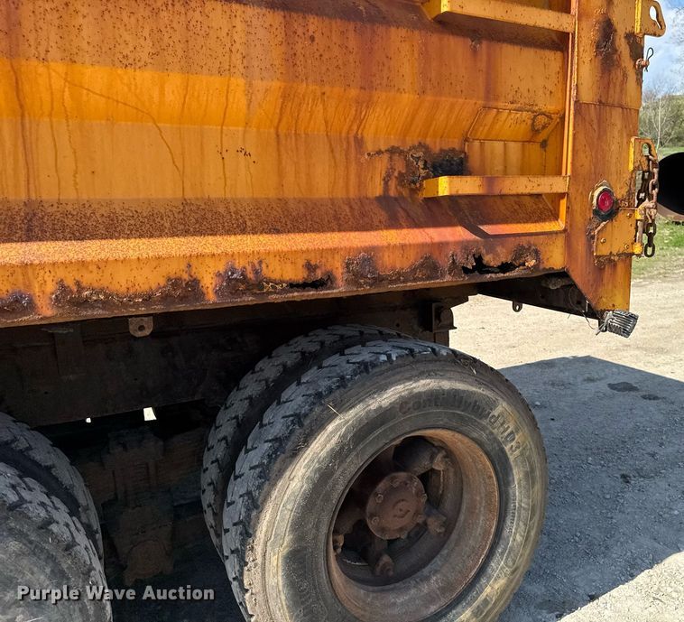 image for item DT0730 2000 Sterling LT9500 dump truck