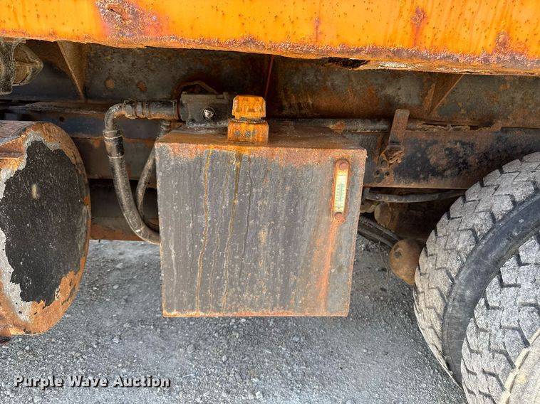 image for item DT0730 2000 Sterling LT9500 dump truck