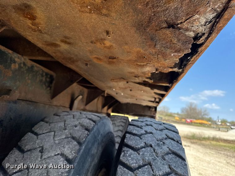 image for item DT0730 2000 Sterling LT9500 dump truck