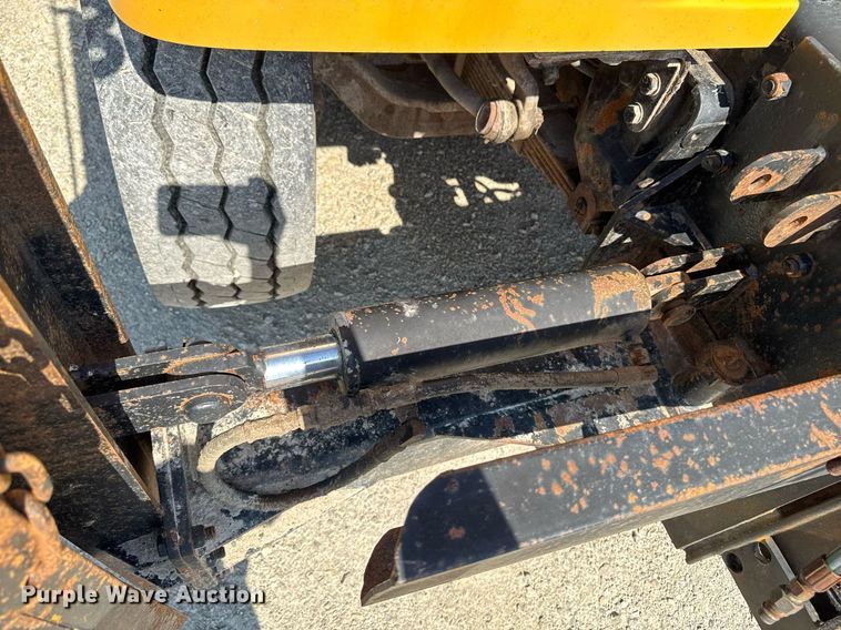 image for item DT0730 2000 Sterling LT9500 dump truck