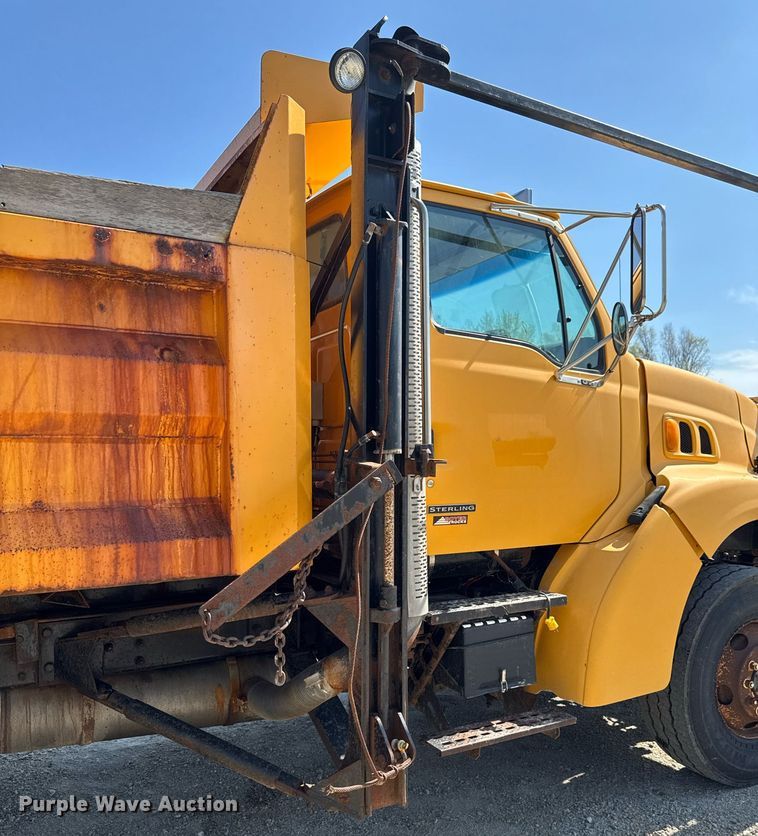 image for item DT0730 2000 Sterling LT9500 dump truck