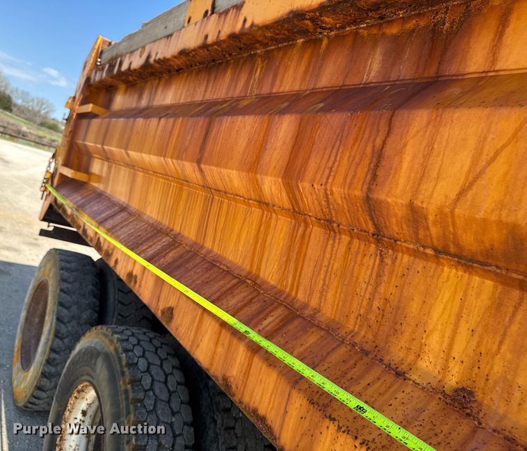 image for item DT0730 2000 Sterling LT9500 dump truck