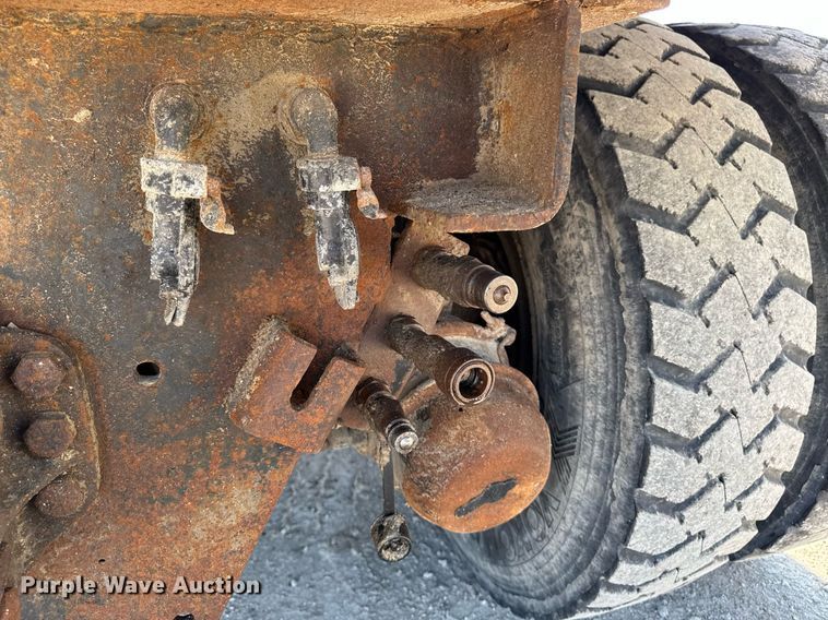 image for item DT0730 2000 Sterling LT9500 dump truck