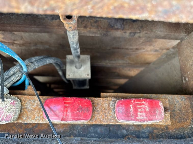 image for item DT0730 2000 Sterling LT9500 dump truck