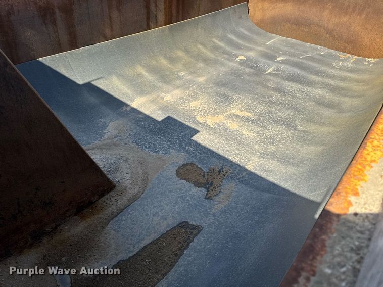 image for item DT0730 2000 Sterling LT9500 dump truck