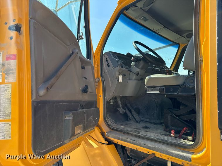 image for item DT0730 2000 Sterling LT9500 dump truck