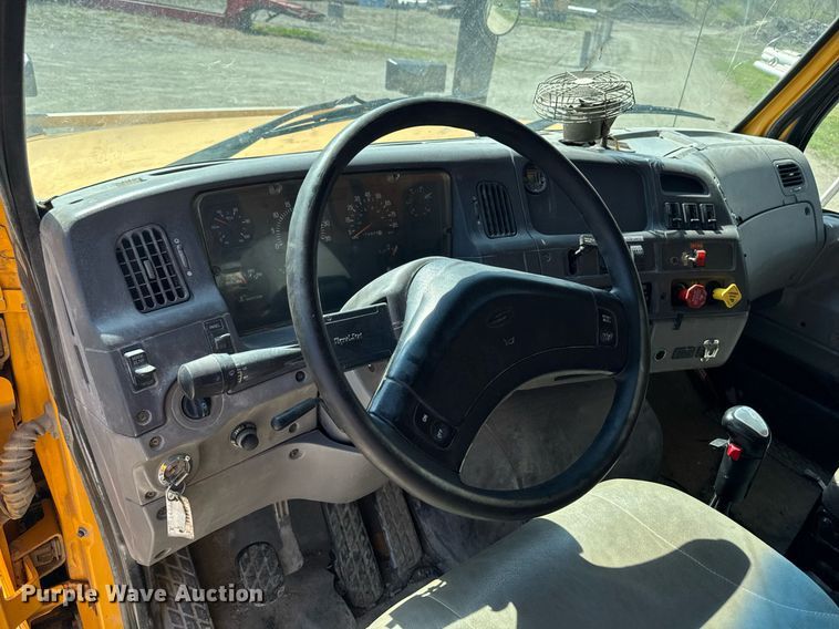 image for item DT0730 2000 Sterling LT9500 dump truck