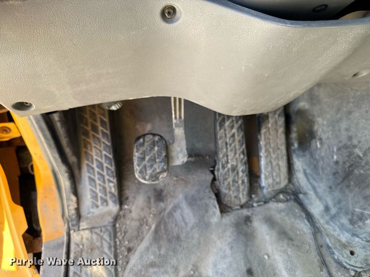 image for item DT0730 2000 Sterling LT9500 dump truck