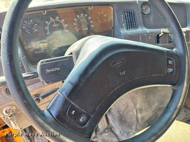 image for item DT0730 2000 Sterling LT9500 dump truck